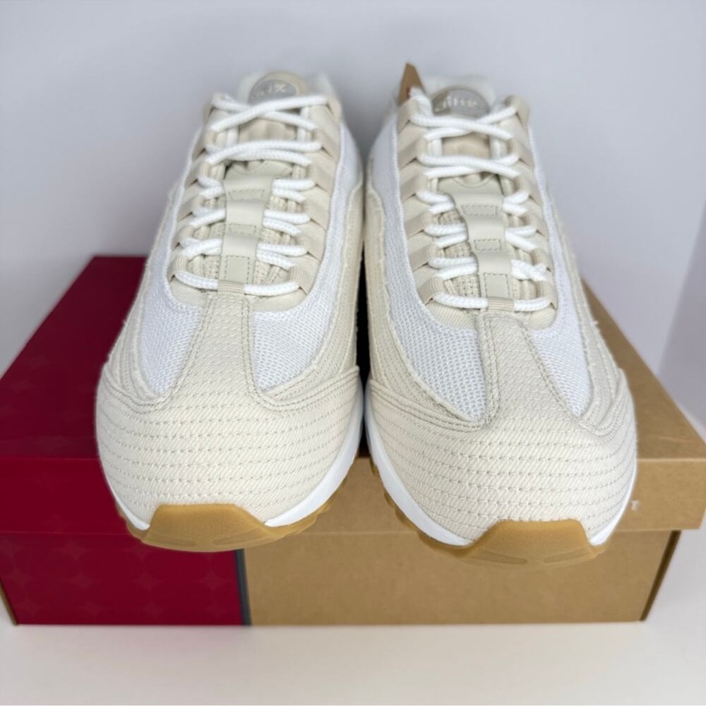 AIR MAX 95 OG “LEVI'S LIGHT OREWOOD BROWN" NWT size 12m-13.5w - Picture 2 of 9